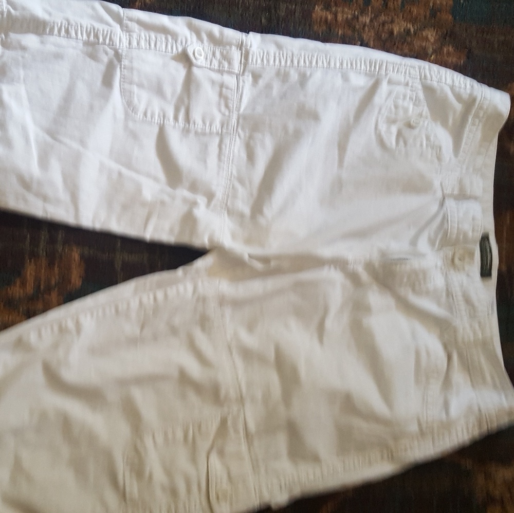 Eddie Bauer capris size14